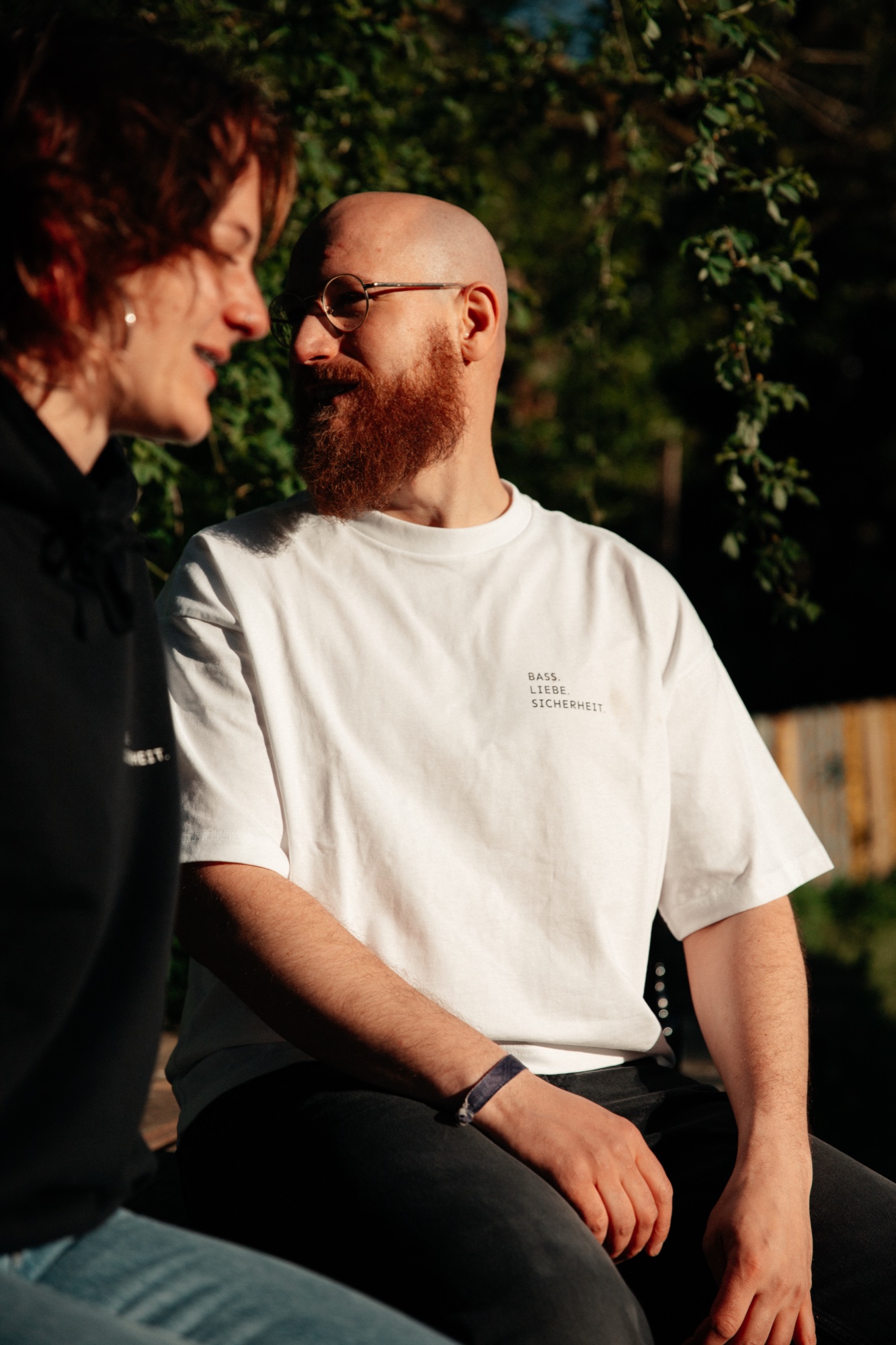 bass.liebe.sicherheit – tshirt weiss 2